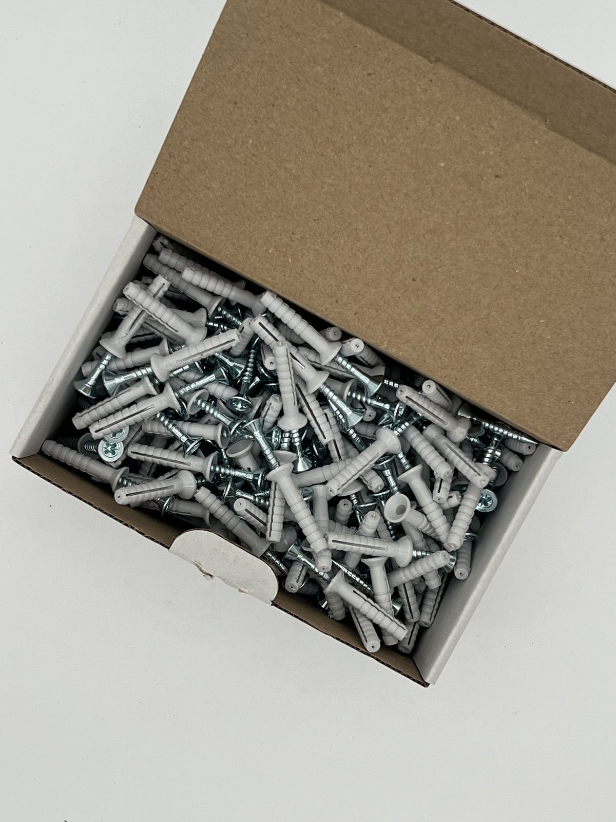 Boîte ouverte de chevilles de frappe Ø5 x 25 mm
