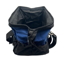 Sac à outils bleu, ouverture zippée vue de dessus